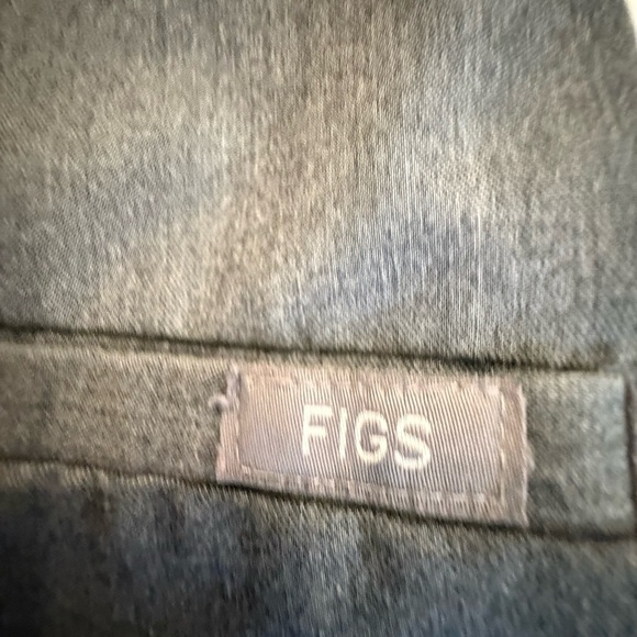 **FIGS Technical Collection Scrub Top – Gray – Women’s XXS** - Picture 3 of 5